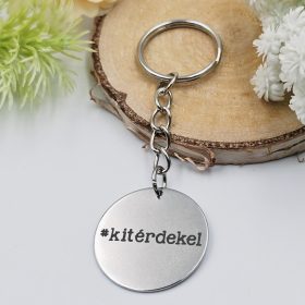 "#kitérdekel" kulcstartó 